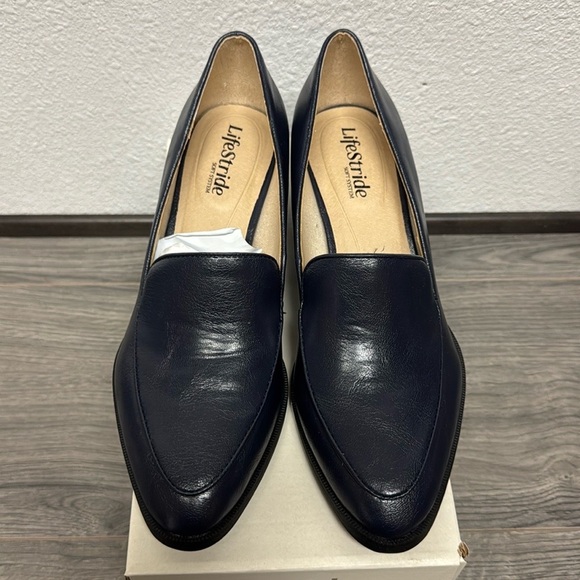 LIFESTRIDE Women's Devyn Slip On Block Heel Loafers (WIDE) - Picture 7 of 10